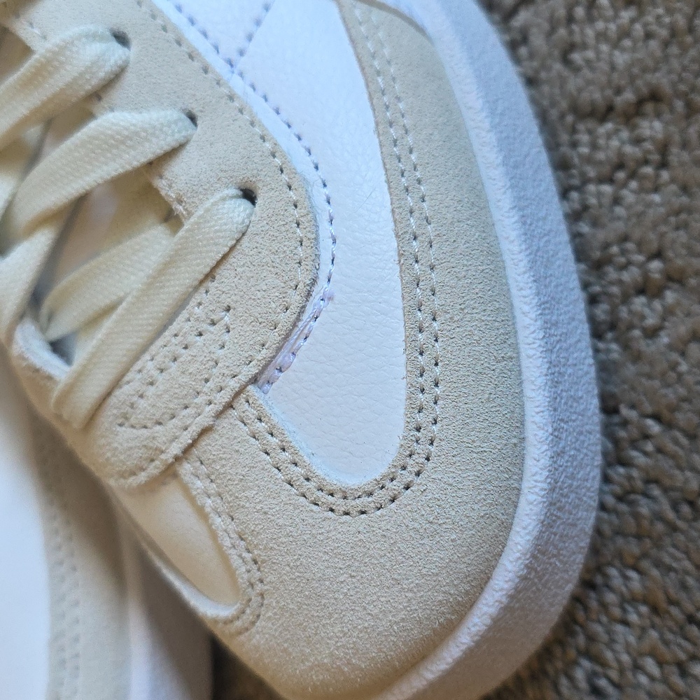 Puma White Cream Low-Top Sneakers - Picture 5 of 11